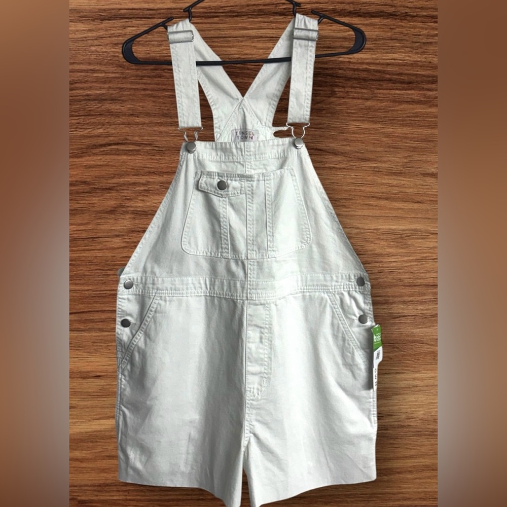 Tinseltown White Raw Hem Denim Shortall
Overalls Shorts Size Medium